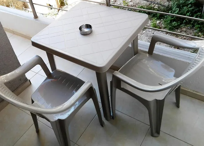 Bay 1+1 * Saranda